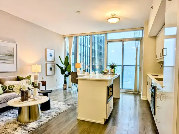 426 University AVE #2702, Toronto C01, ON M5G 1S9