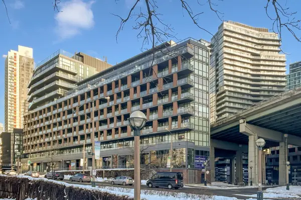 Toronto C01, ON M5V 0C8,169 Fort York BLVD #329