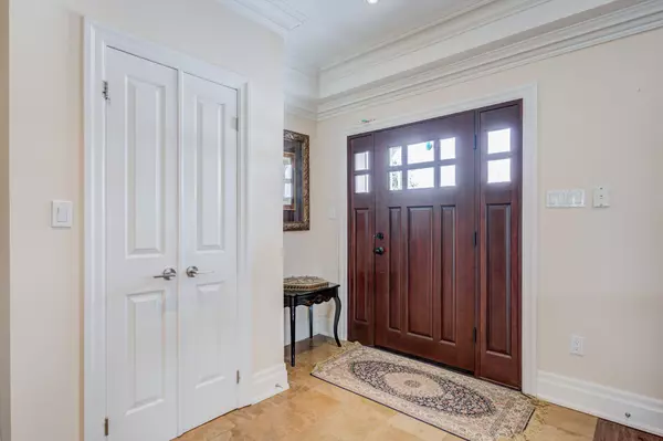 Toronto E04, ON M1R 2M8,11 Bellvare CRES