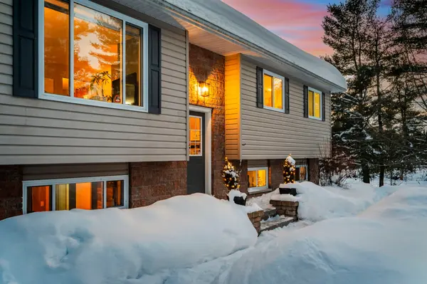 2891 Brady DR, Severn, ON P0E 1N0