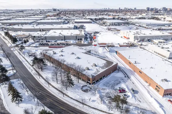 90 Walker DR #1, Brampton, ON L6T 4H6