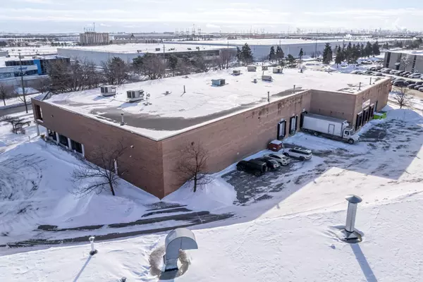 Brampton, ON L6T 4H6,90 Walker DR #1