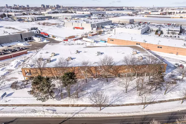 Brampton, ON L6T 4H6,90 Walker DR #1