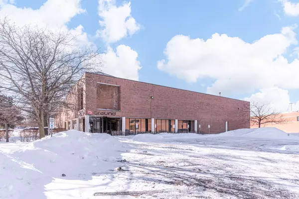 Brampton, ON L6T 4H6,90 Walker DR #1