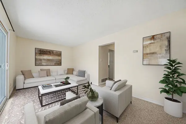 Elmvale Acres And Area, ON K1B 5B7,2570 Southvale CRES #22