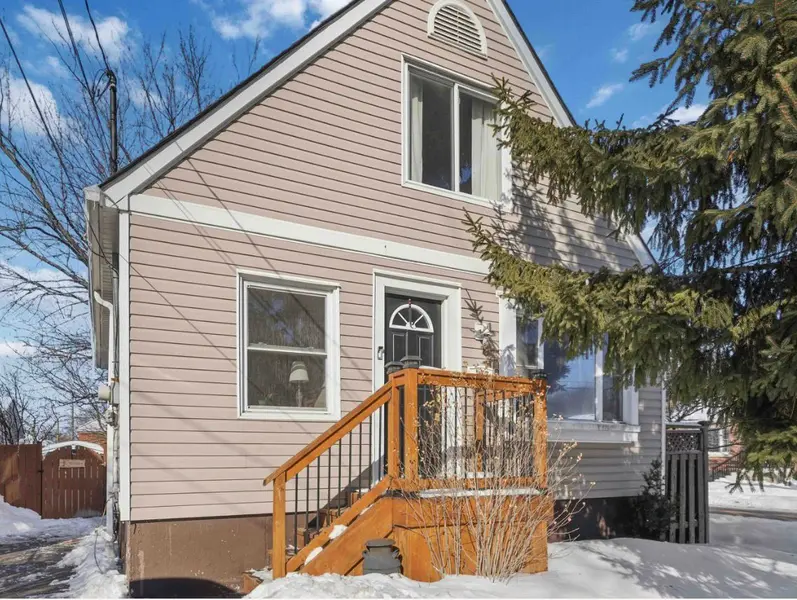 182 East 33rd ST, Hamilton, ON L8V 3T6