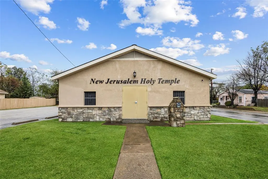 1738 Nomas Street, Dallas, TX 75212