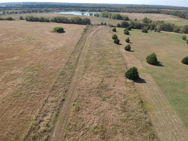 5646 N US HIGHWAY 69 #56 Ac, Celeste, TX 75423