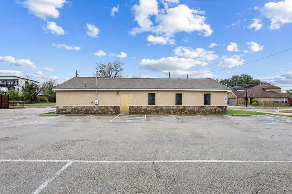 1738 Nomas Street, Dallas, TX 75212