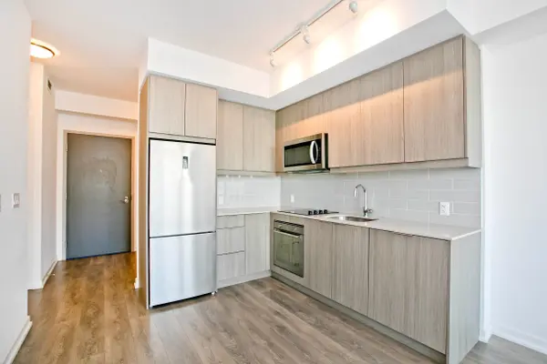 Toronto C15, ON M2J 1M5,32 Forest Manor RD #2004