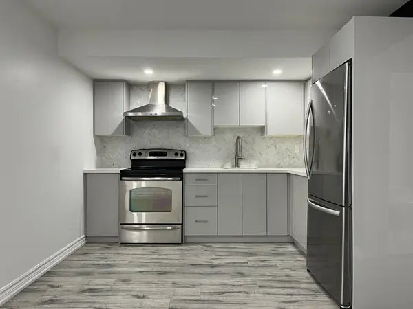 7 Robert Green CRES #BSMT, Vaughan, ON L6A 0V6