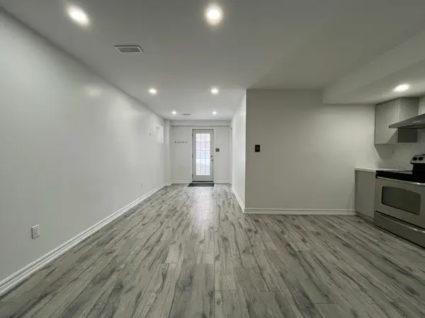 7 Robert Green CRES #BSMT, Vaughan, ON L6A 0V6