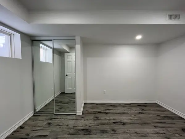 7 Robert Green CRES #BSMT, Vaughan, ON L6A 0V6