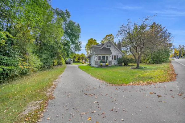 Georgina, ON L0E 1R0,3 Catering RD