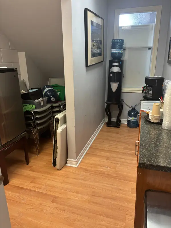 259 Traders BLVD E #9, Mississauga, ON L4Z 2E5