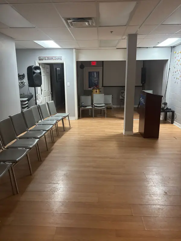 259 Traders BLVD E #9, Mississauga, ON L4Z 2E5