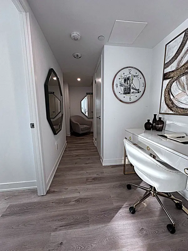 370 Martha ST ##1710, Burlington, ON L7R 0G9