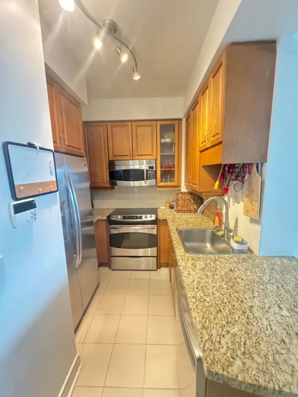 Toronto W01, ON M6S 1A4,1900 Lakeshore BLVD W #1509