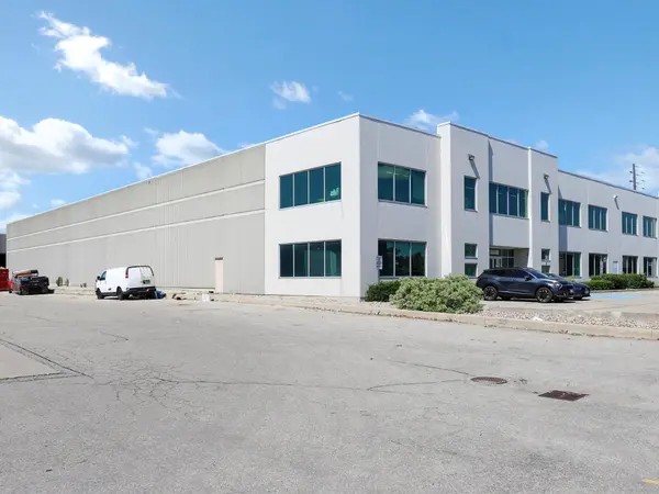 1060B Lorimar DR, Mississauga, ON L5S 1R8