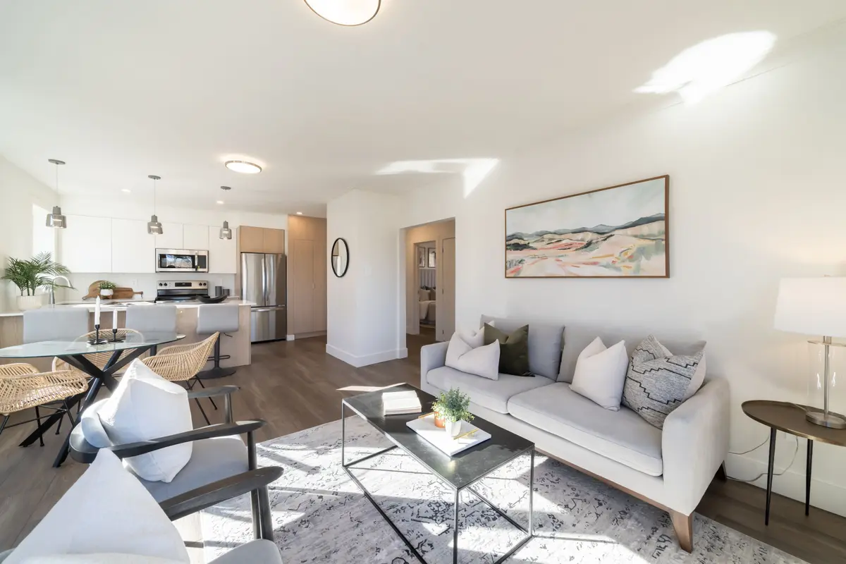 1492 Avenue RD #2, Toronto C04, ON M5N 2H7