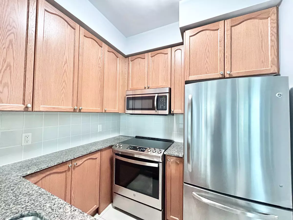 Toronto W08, ON M9C 0A4,215 Sherway Gardens RD #211