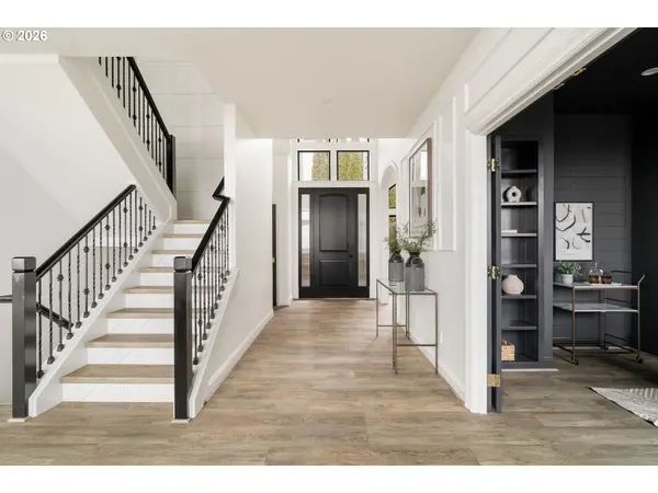 10230 NW GLOAMING LN, Portland, OR 97229