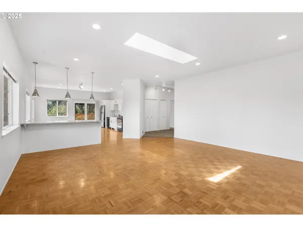 2689 CUPOLA DR, Eugene, OR 97403