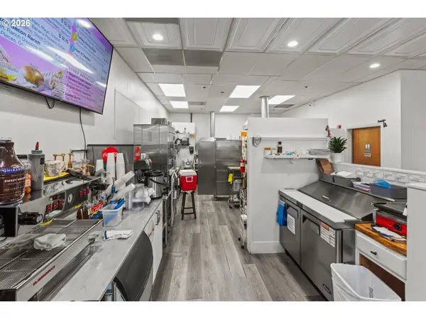 621 SW EVERGREEN AVE, Redmond, OR 97756