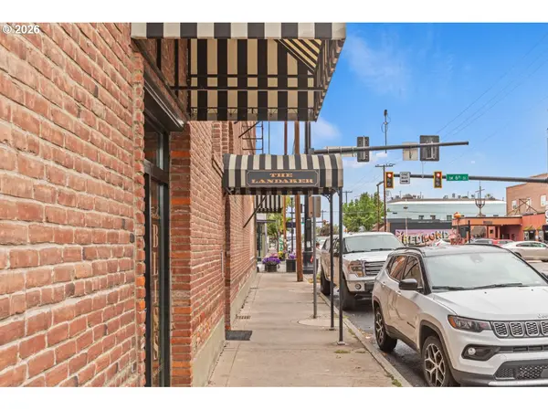 621 SW EVERGREEN AVE, Redmond, OR 97756