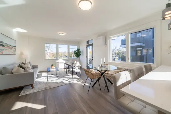 1492 Avenue RD #2, Toronto C04, ON M5N 2H7