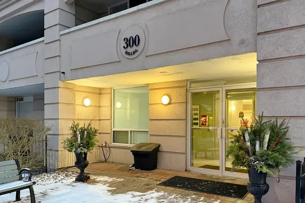 Toronto C10, ON M4W 3G6,300 Balliol ST #205