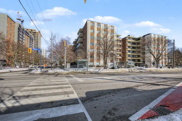 921 Midland AVE #111, Toronto E08, ON M1K 4G2