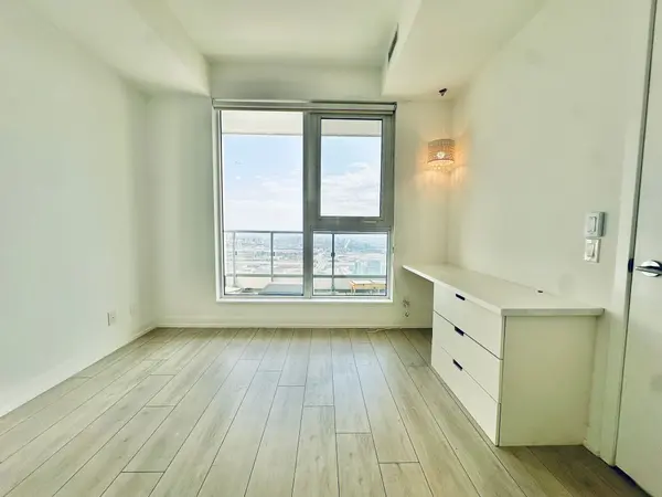 Vaughan, ON L4K 0J7,950 Portage Pkwy #6108