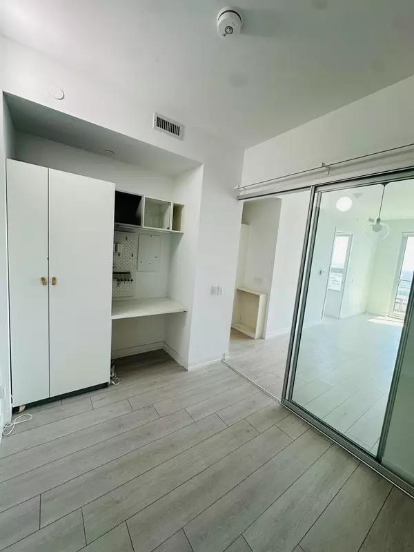 Vaughan, ON L4K 0J7,950 Portage Pkwy #6108