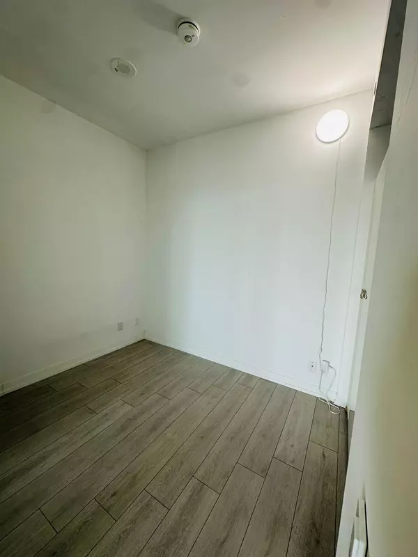 Vaughan, ON L4K 0J7,950 Portage Pkwy #6108