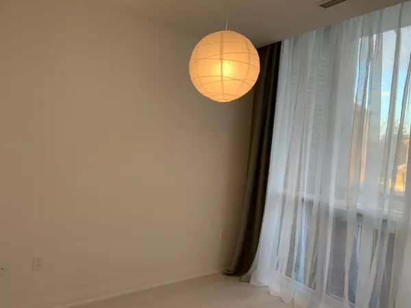 Toronto W08, ON M9B 0E3,26 Gibbs RD #209