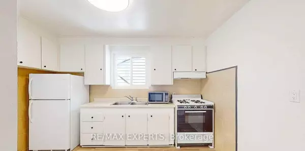 Hamilton, ON L8S 2G1,153 Ward AVE