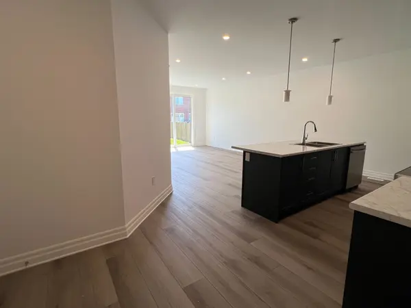 7532 Splendour DR #Main, Niagara Falls, ON L2H 3V9