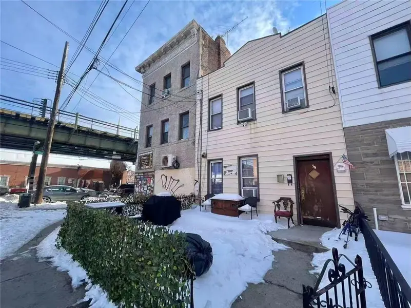 3 Bay 38th ST, Brooklyn, NY 11214