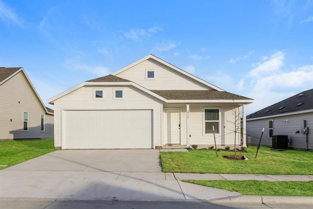 2737 Center Creek, Benbrook, TX 76108