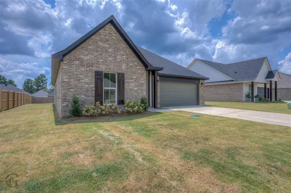 1210 Bayou Bay Court, Frierson, LA 71027