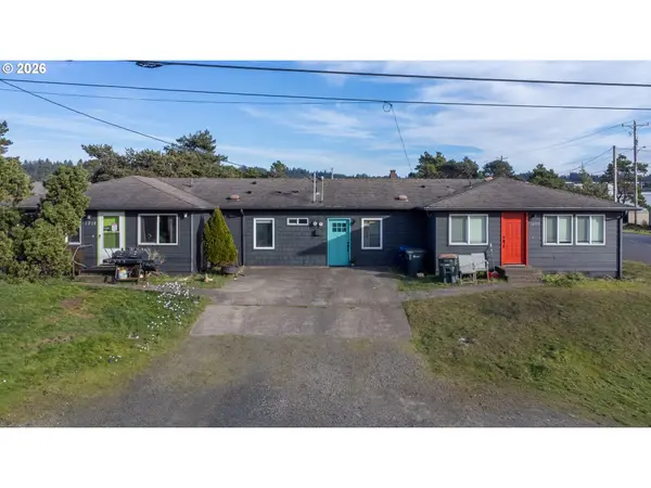 1218 NW LAKE ST, Newport, OR 97365