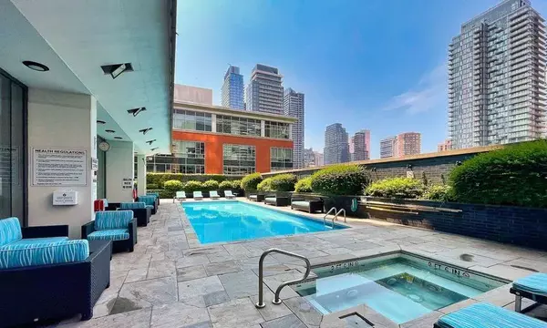 Toronto C08, ON M4Y 1R9,33 Charles ST E #2810