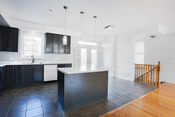 60 Cathedral High HTS E, Markham, ON L6C 0P3