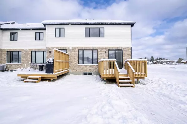 Minto, ON N0G 1Z0,30 Anne ST W