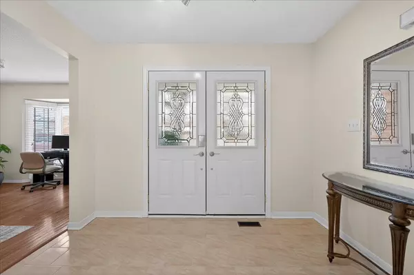 Hamilton, ON L8G 4T6,54 GOLDCREST DR