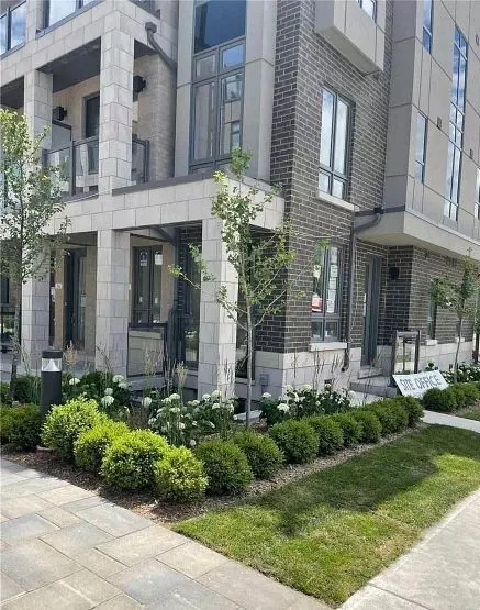 Toronto, ON M6A 1B4,717 Lawrence AVE W #34