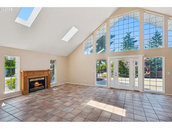 12625 SE SHERMAN ST, Portland, OR 97233