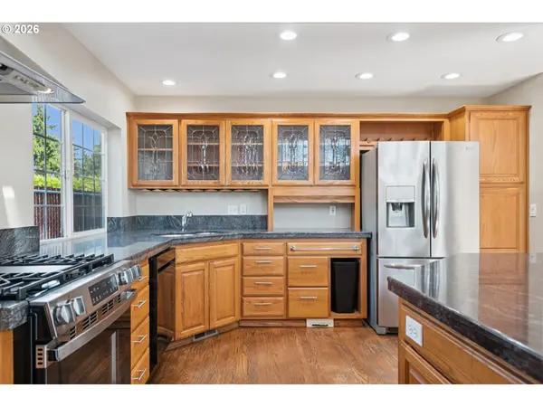 12625 SE SHERMAN ST, Portland, OR 97233