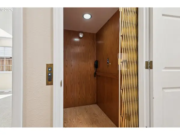 12625 SE SHERMAN ST, Portland, OR 97233